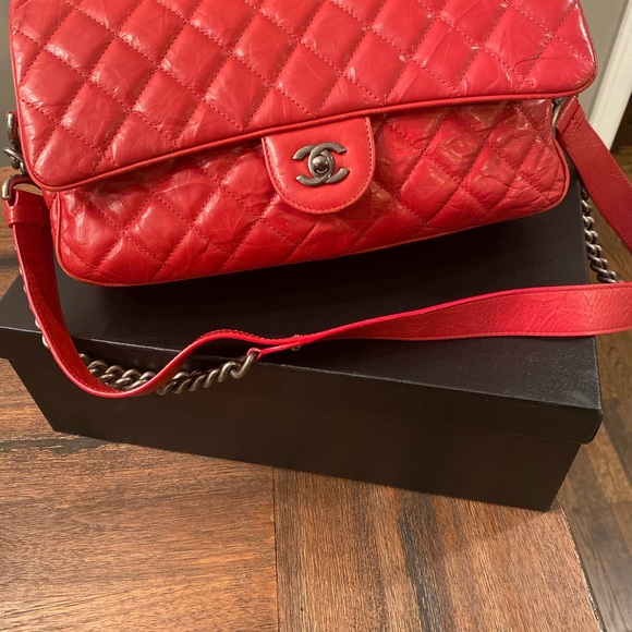 Large Chanel quilted leather shoulder bag with large chain strap - Picture 11 of 12